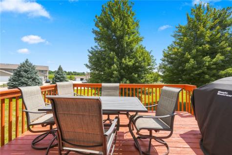 1848 Comisky Court Ely IA 52227