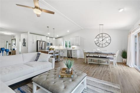 1848 Comisky Court Ely IA 52227