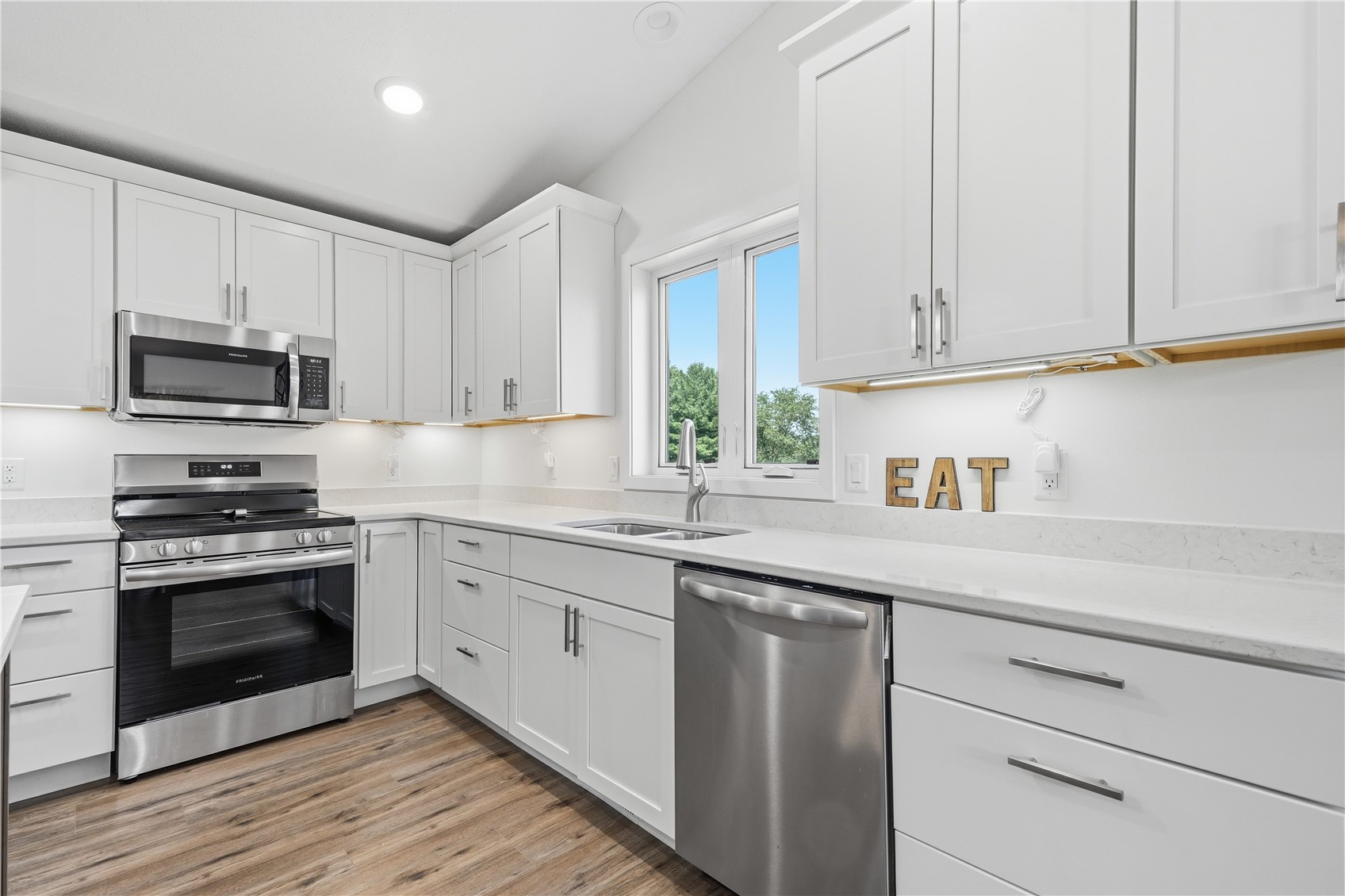 1848 Comisky Court Ely IA 52227