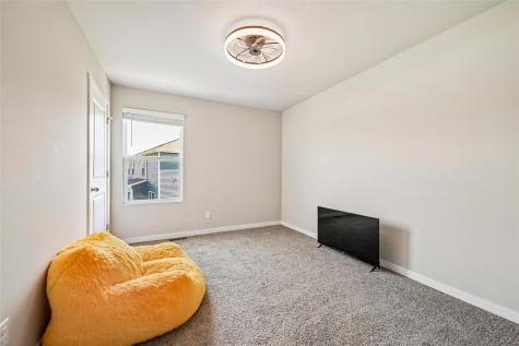 838 Oak Drive Palo IA 52324