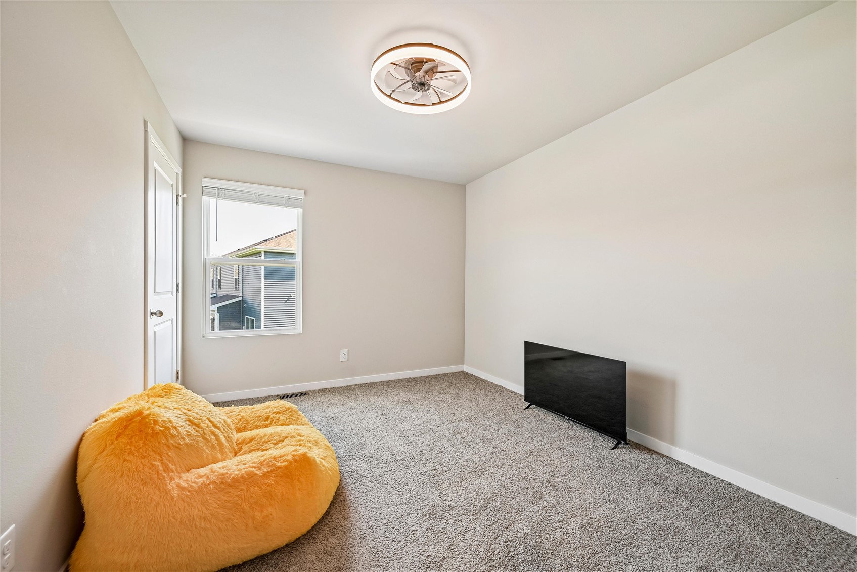 838 Oak Drive Palo IA 52324