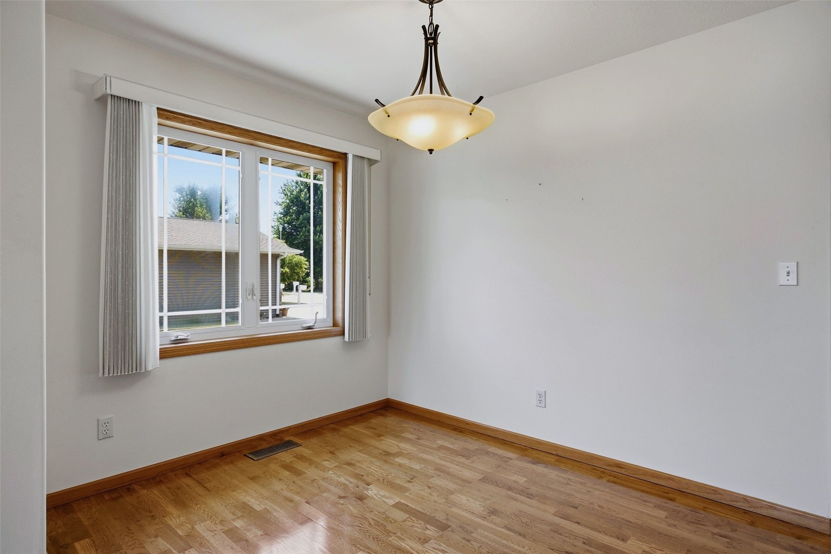 3705 37th Avenue SW Cedar Rapids IA 52404