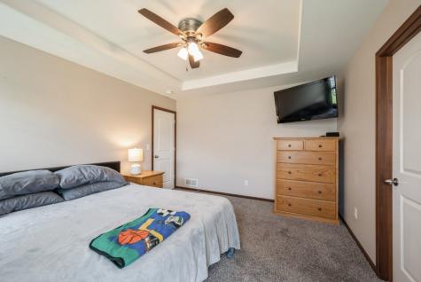 5616 Dostal Drive SW Cedar Rapids IA 52404