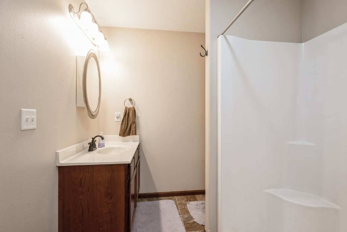 5616 Dostal Drive SW Cedar Rapids IA 52404