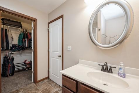 5616 Dostal Drive SW Cedar Rapids IA 52404
