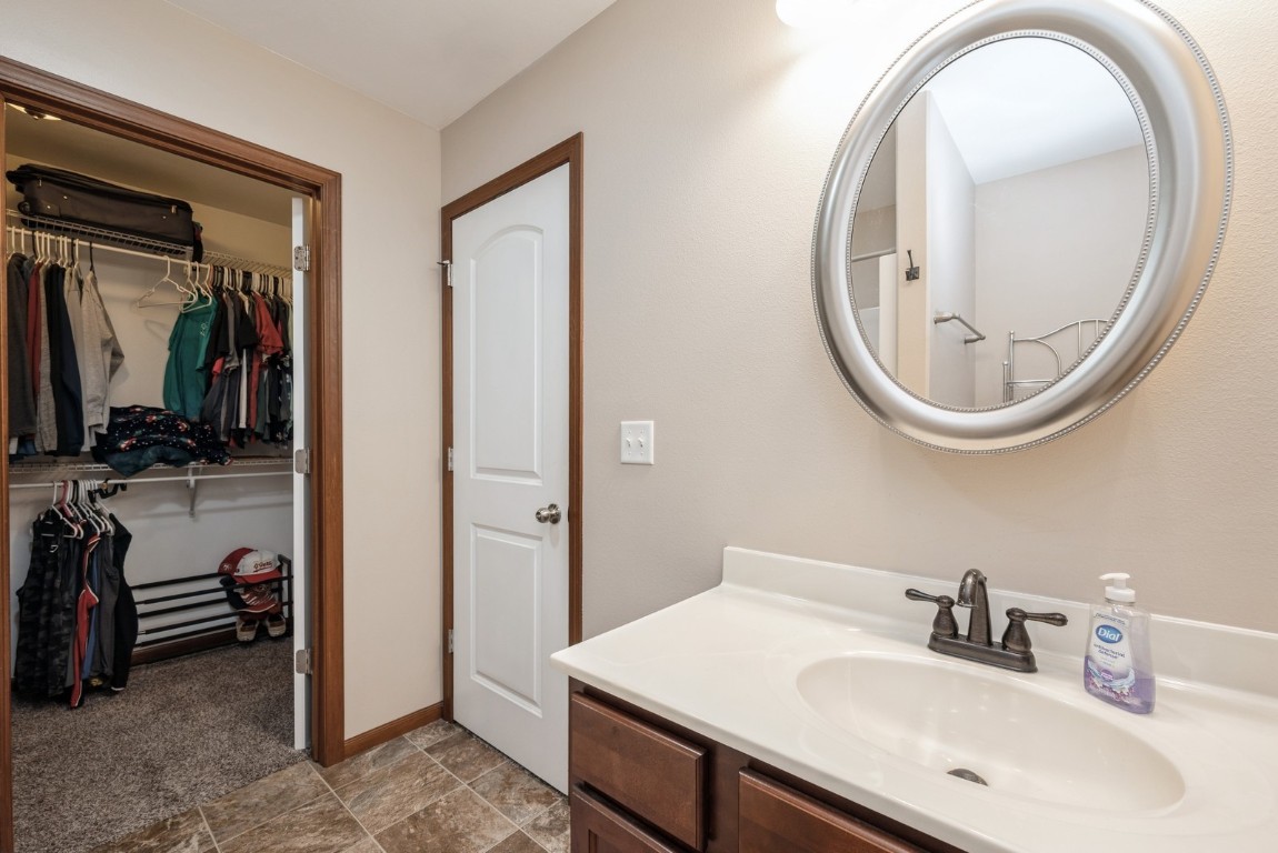 5616 Dostal Drive SW Cedar Rapids IA 52404