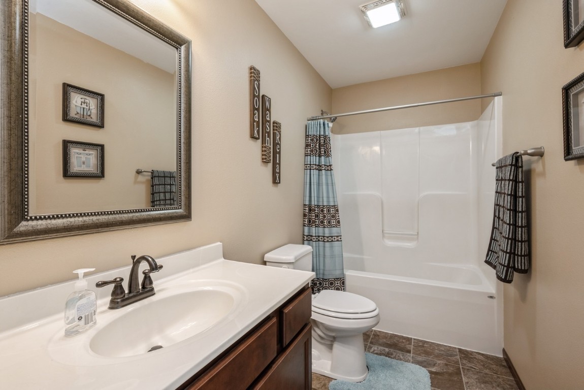 5616 Dostal Drive SW Cedar Rapids IA 52404