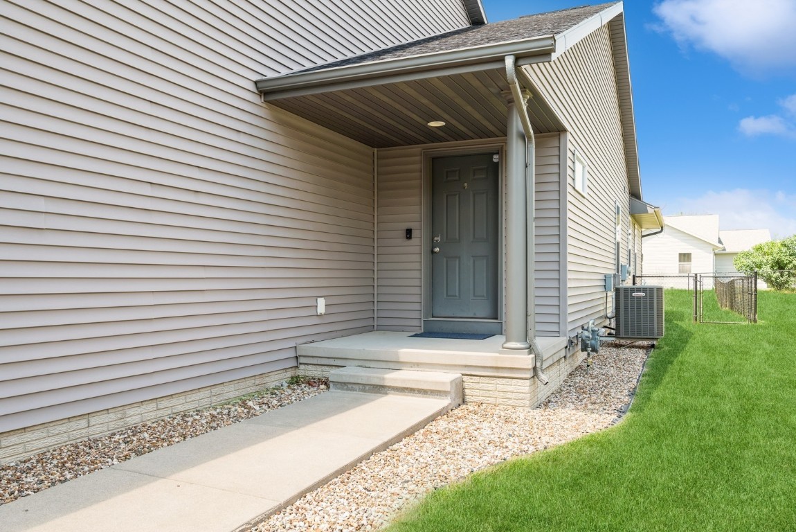 5616 Dostal Drive SW Cedar Rapids IA 52404