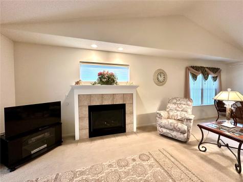 6720 Waterview Drive SW Cedar Rapids IA 52404