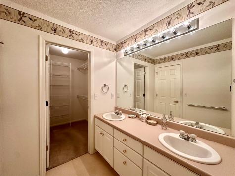 6720 Waterview Drive SW Cedar Rapids IA 52404