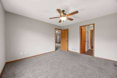 1035 Acacia Drive NE Cedar Rapids IA 52402