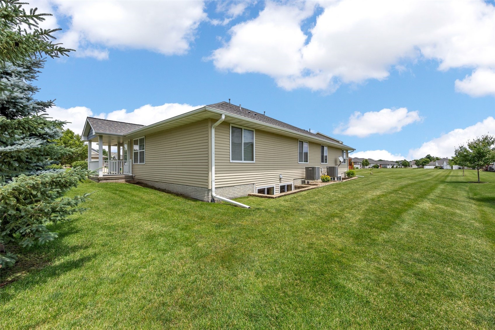 1035 Acacia Drive NE Cedar Rapids IA 52402