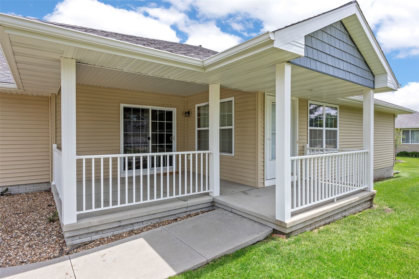 1035 Acacia Drive NE Cedar Rapids IA 52402