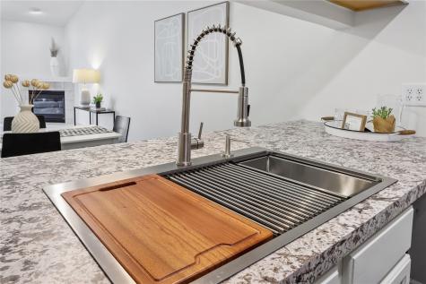 1421 Kenai Court Coralville IA 52241