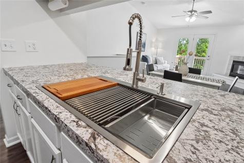 1421 Kenai Court Coralville IA 52241