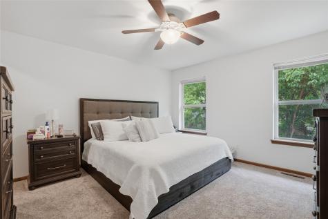 568 Meadow Oak Circle Fairfax IA 52228