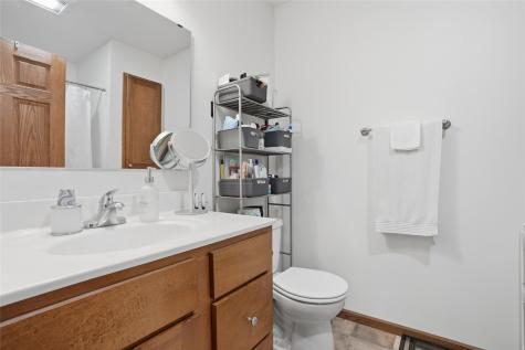 568 Meadow Oak Circle Fairfax IA 52228