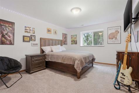 568 Meadow Oak Circle Fairfax IA 52228