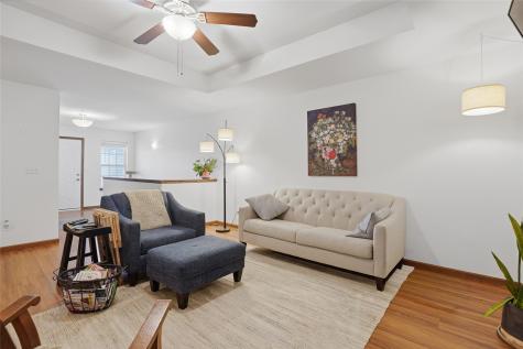 568 Meadow Oak Circle Fairfax IA 52228