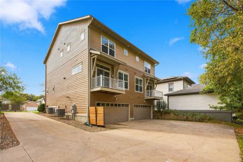 628 Walker Circle Iowa City IA 52245
