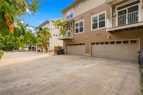 628 Walker Circle Iowa City IA 52245