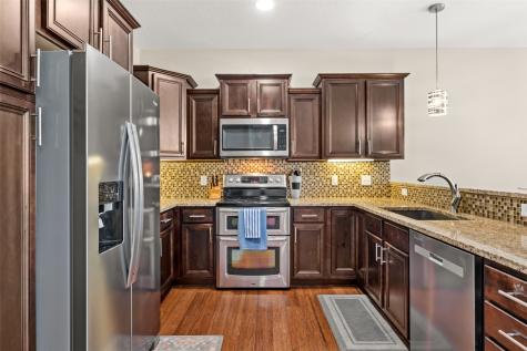 10 Ash Court North Liberty IA 52317