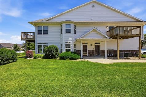 4604 1st Avenue NW Cedar Rapids IA 52405