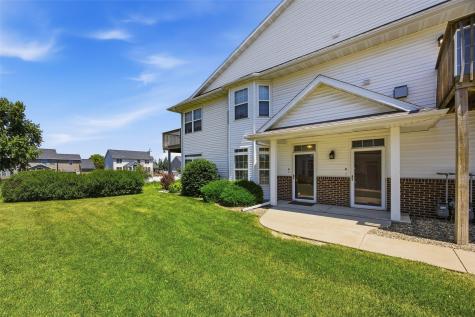 4604 1st Avenue NW Cedar Rapids IA 52405