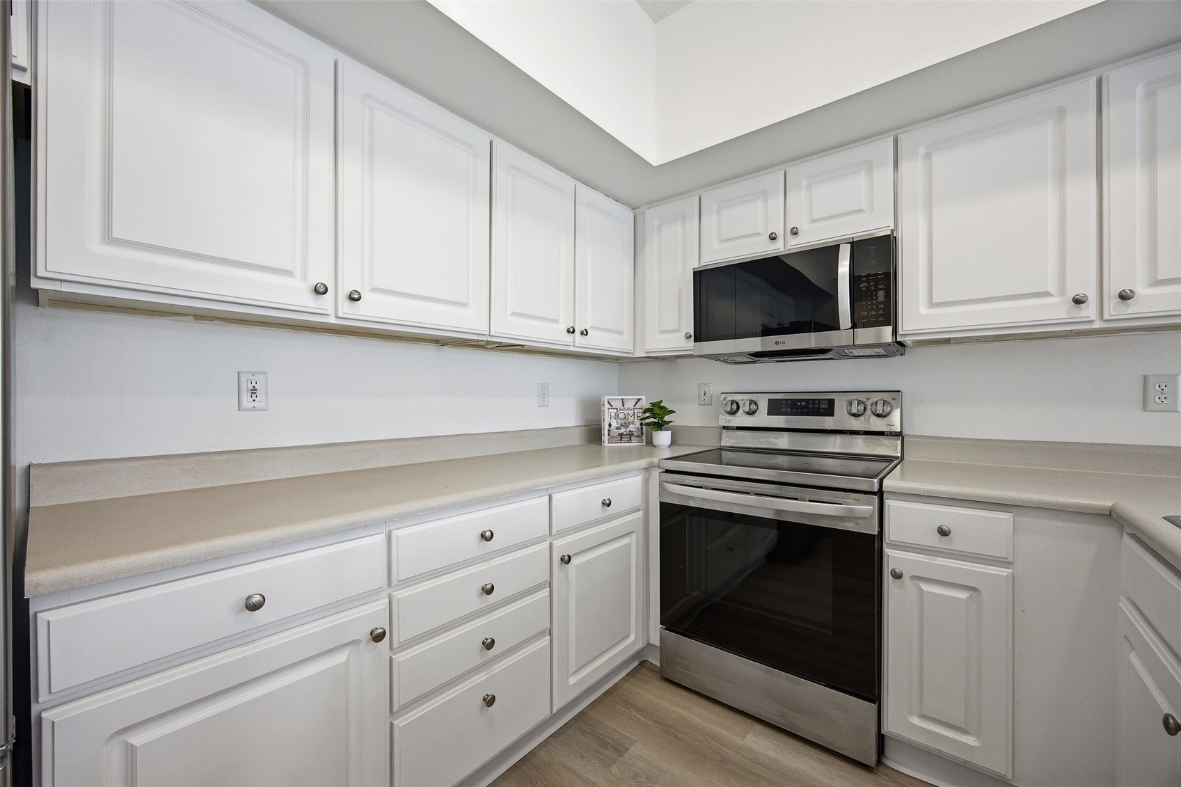 4604 1st Avenue NW Cedar Rapids IA 52405