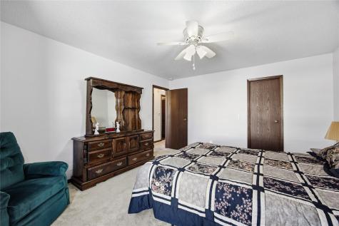 4127 Lexington Drive NE Cedar Rapids IA 52402