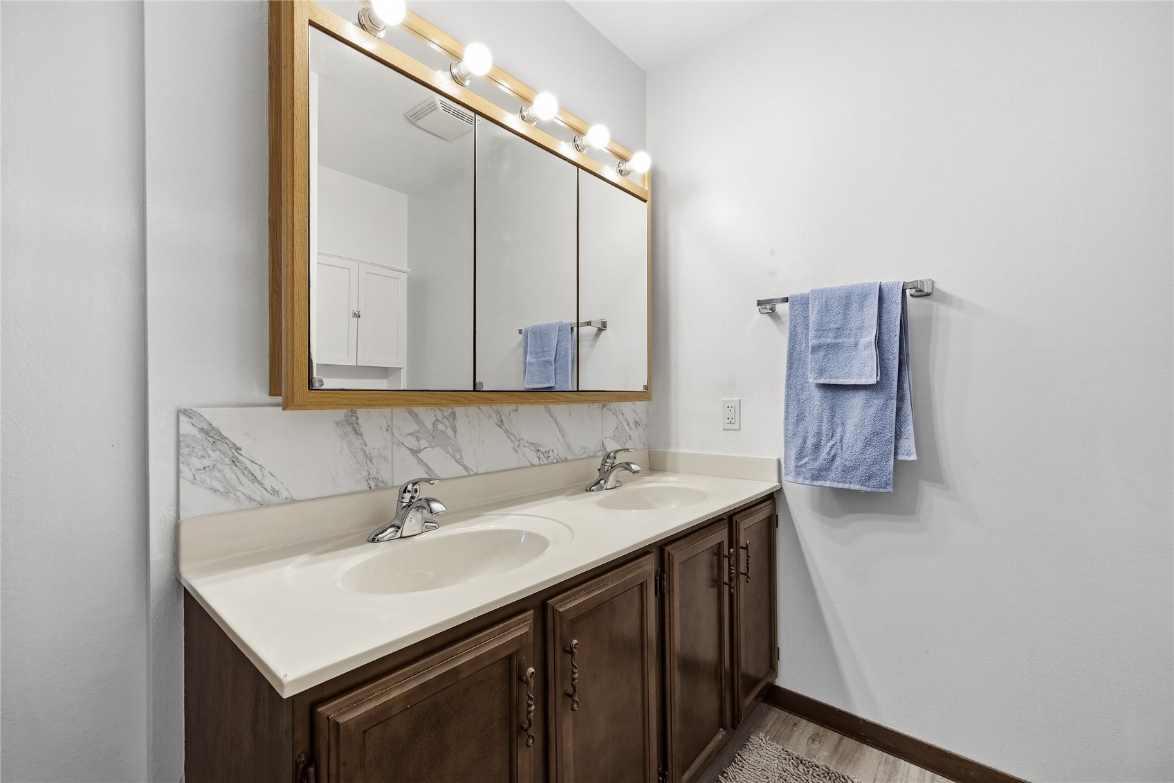 4127 Lexington Drive NE Cedar Rapids IA 52402