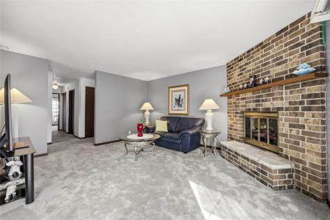 4127 Lexington Drive NE Cedar Rapids IA 52402