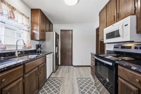 4127 Lexington Drive NE Cedar Rapids IA 52402
