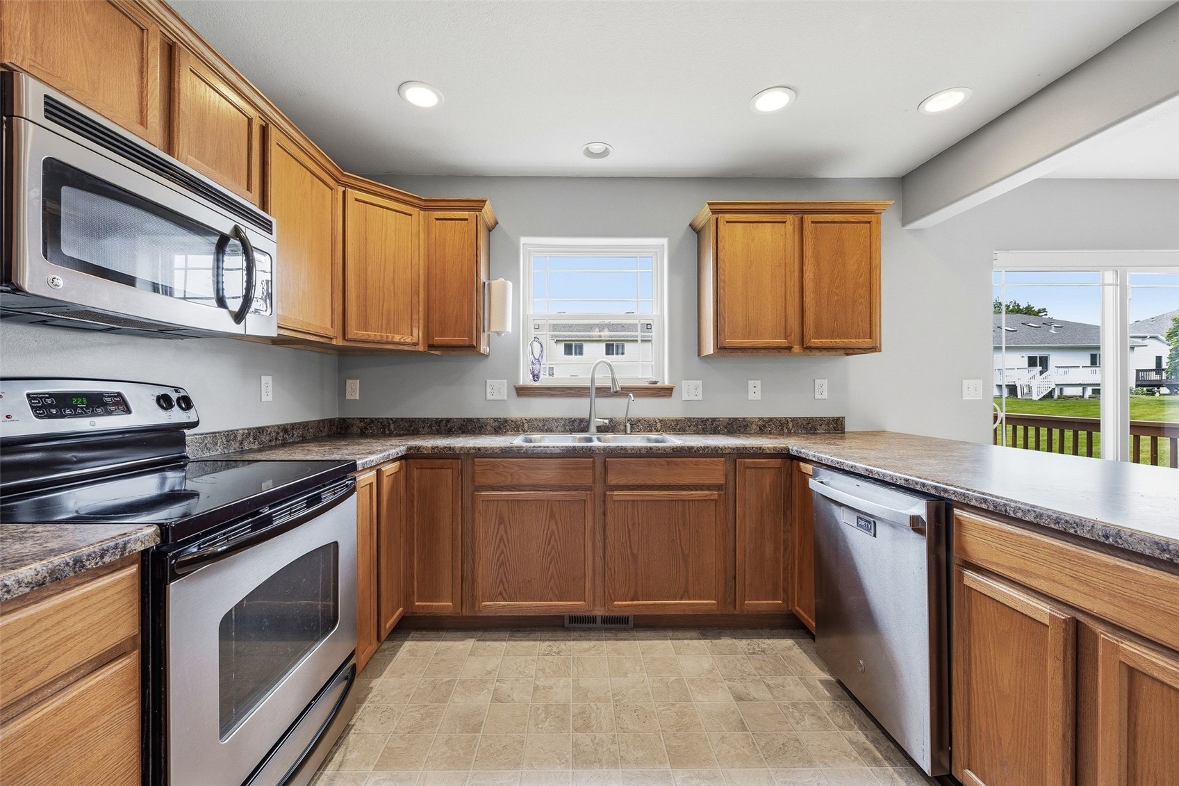 1557 Hunters Creek Way Marion IA 52302