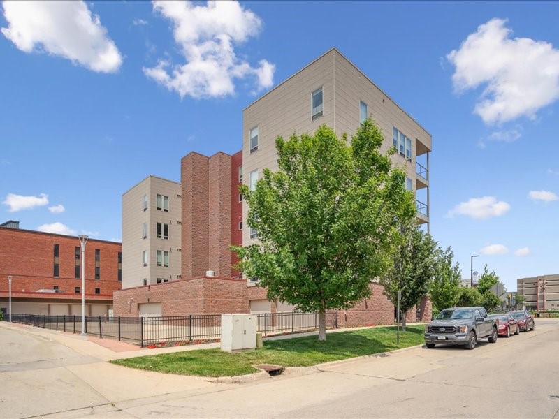 100 4th Avenue SW Cedar Rapids IA 52404