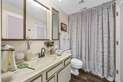 130 Thompson Drive SE Cedar Rapids IA 52403