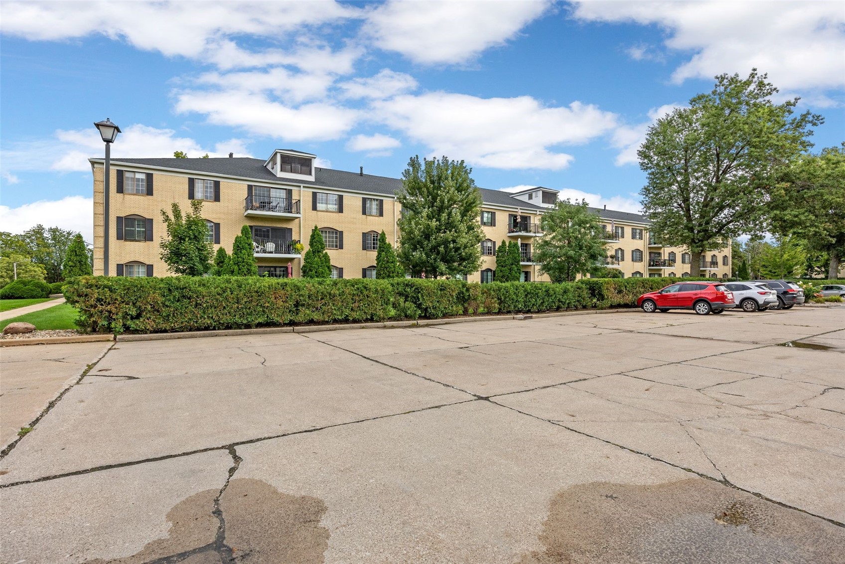 130 Thompson Drive SE Cedar Rapids IA 52403