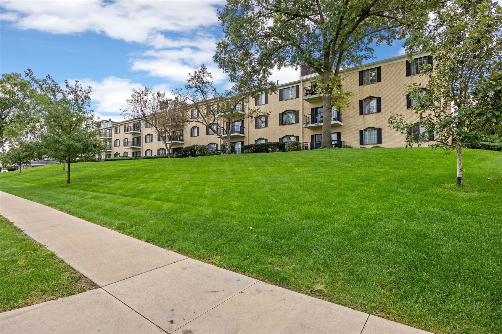 130 Thompson Drive SE Cedar Rapids IA 52403