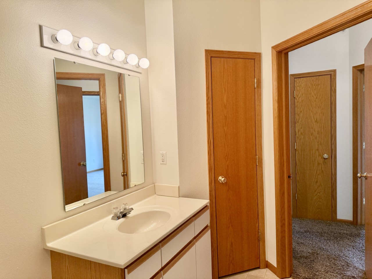2706 Triple Crown Lane Iowa City IA 52240