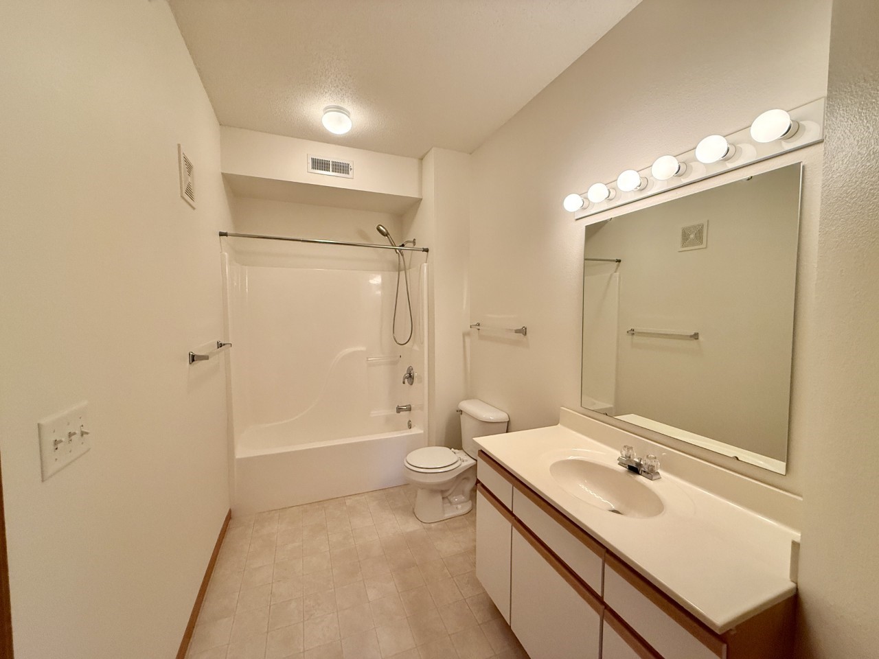 2706 Triple Crown Lane Iowa City IA 52240