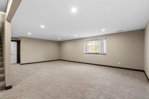 3535 Pioneer Avenue SE Cedar Rapids IA 52403