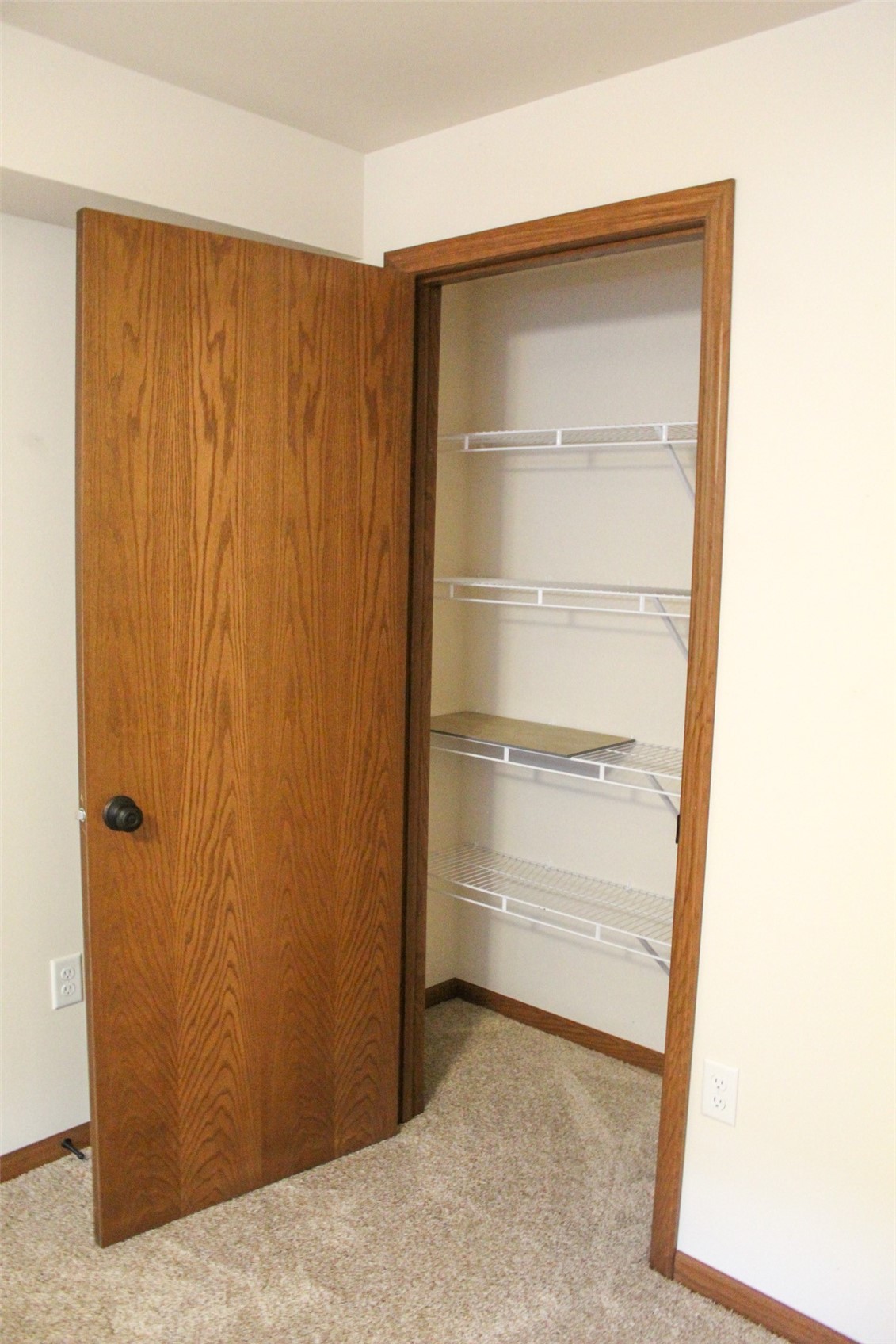 1335 Crescent View NE Cedar Rapids IA 52402