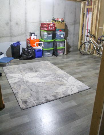 1335 Crescent View NE Cedar Rapids IA 52402