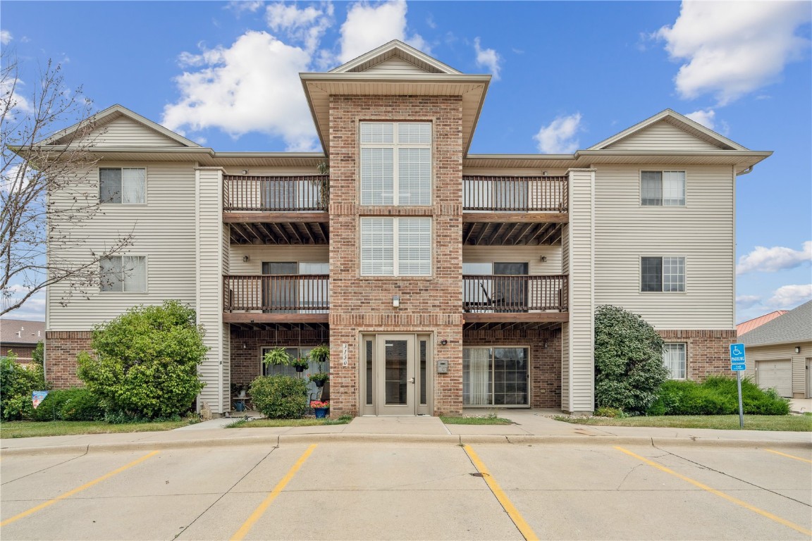 Cedar Rapids IA, 3150 Wilson Avenue SW, Unit 7