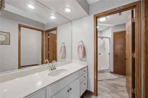 4730 Westchester Drive NE Cedar Rapids IA 52402