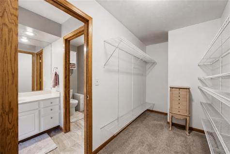 4730 Westchester Drive NE Cedar Rapids IA 52402