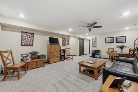 317 Wolfe Lane NE Mt Vernon IA 52314