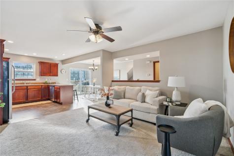107 Woodstone Lane SW Cedar Rapids IA 52404