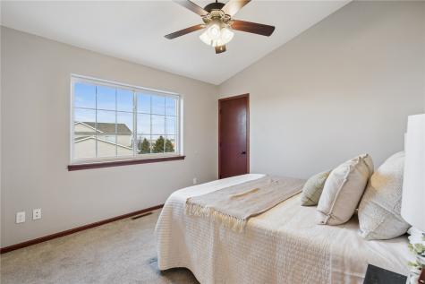 107 Woodstone Lane SW Cedar Rapids IA 52404