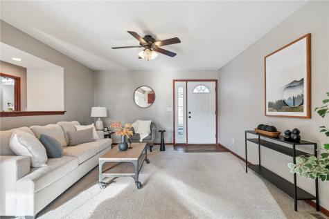 107 Woodstone Lane SW Cedar Rapids IA 52404
